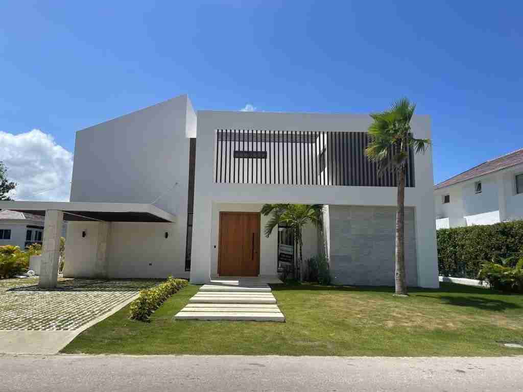 Exclusive 4BR VIlla for sale Punta Cana large Pool. 7