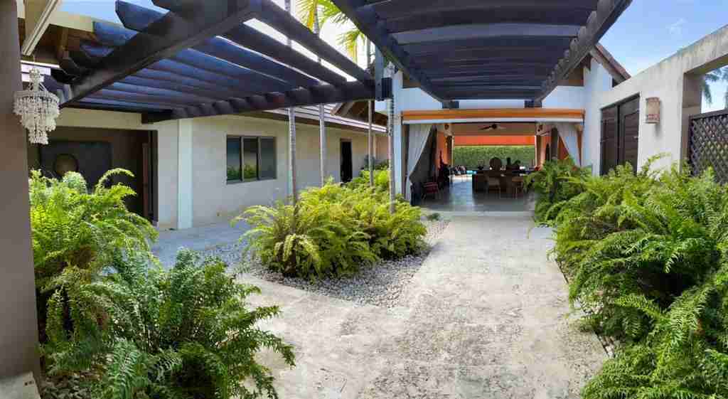 Spacious and Beautiful 3BR Villa for sale Punta Cana Pool. 13