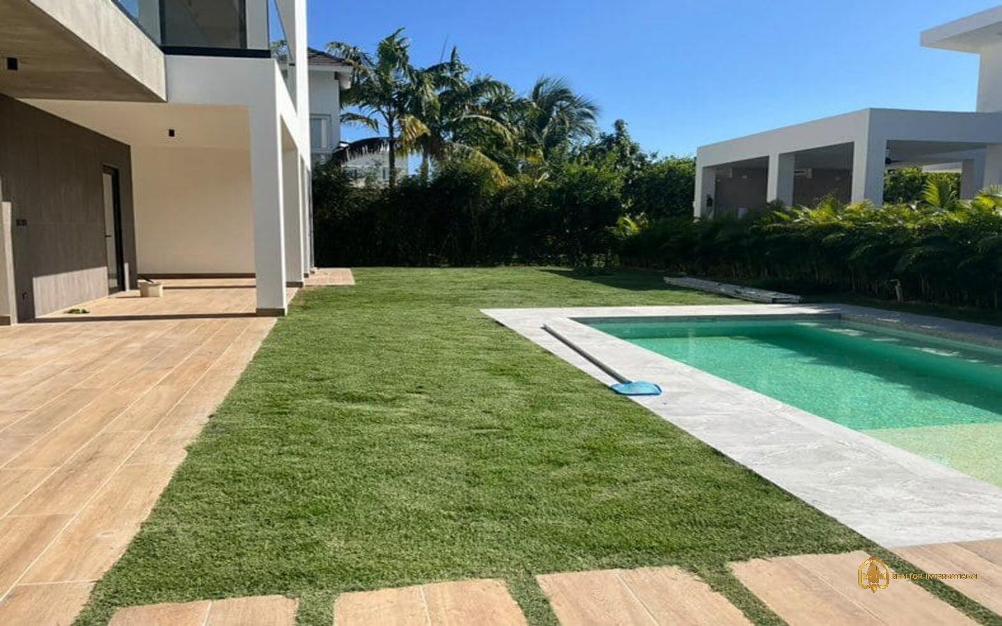 Cap cana condos for sale in Ciudad Las Canas five bedroom villa with covered terrace () Cap cana condos for sale in Ciudad Las Canas five bedroom villa with covered terrace ()