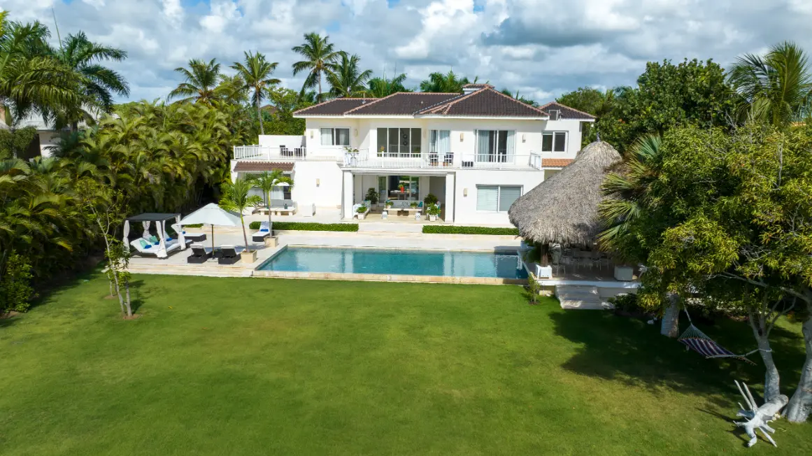 ID , Tortuga, Eight Bedroom Villa For Sale in Punta Cana Resort and Club ()