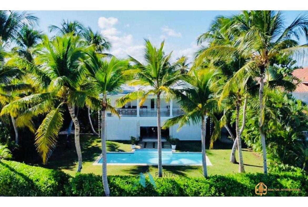 Tortuga Bay Four bedroom villa for sale in Punta Cana