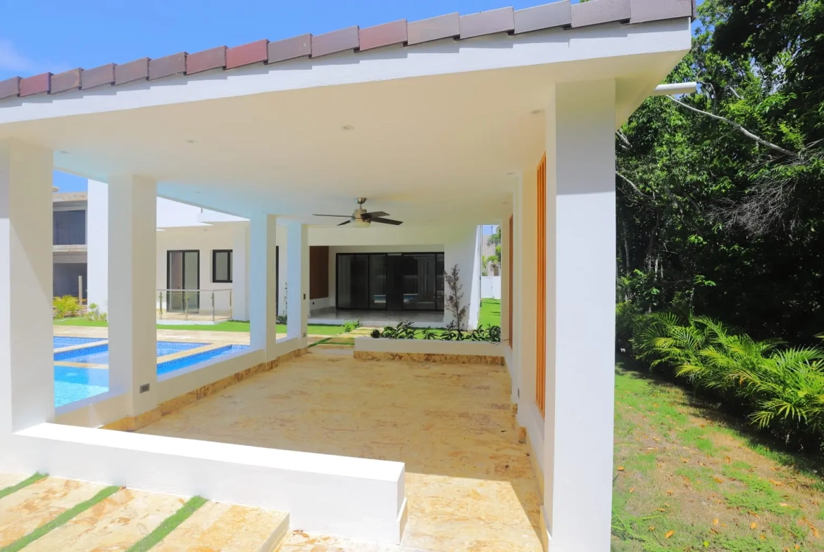 ID , Villa Palmareca , Four Bedroom Villa For Sale In Punta Cana Village With Balcony ()