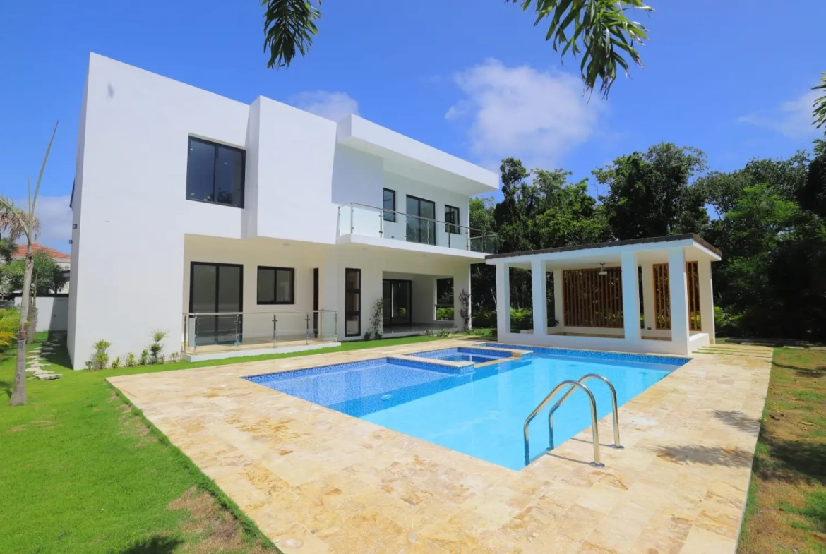 ID , Villa Palmareca , Four Bedroom Villa For Sale In Punta Cana Village With Balcony ()