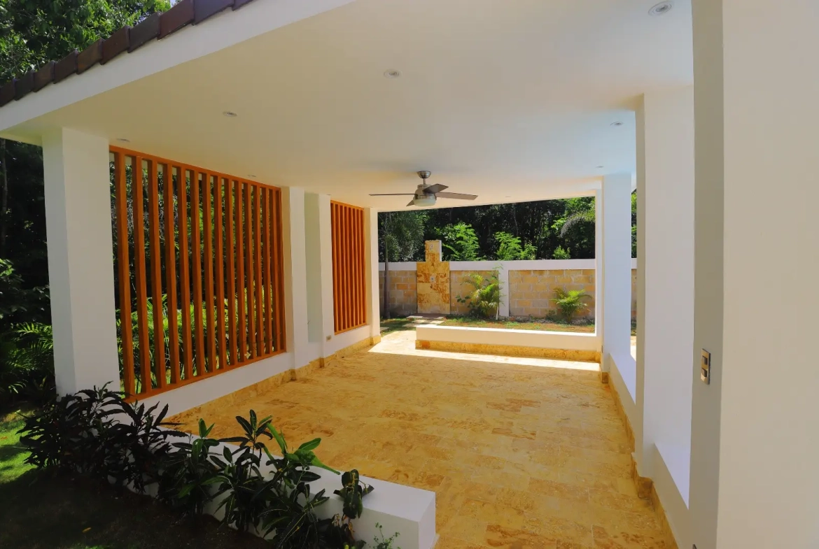 ID , Villa Palmareca , Four Bedroom Villa For Sale In Punta Cana Village With Balcony ()