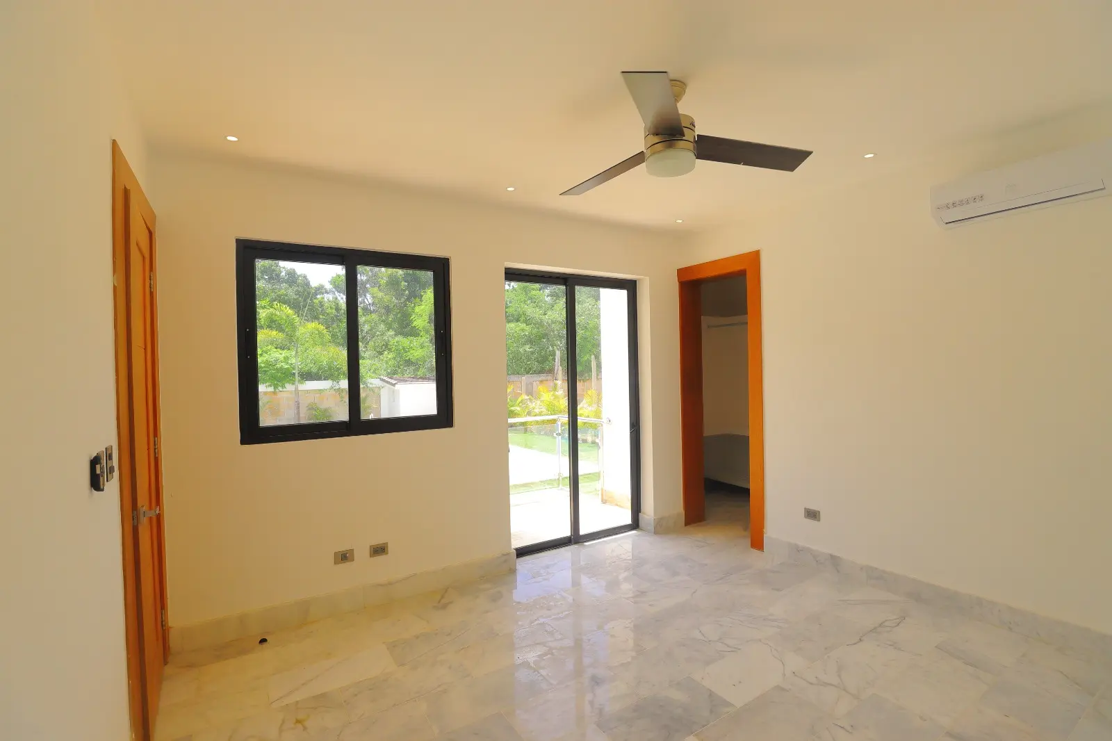 ID , Villa Palmareca , Four Bedroom Villa For Sale In Punta Cana Village With Balcony ()