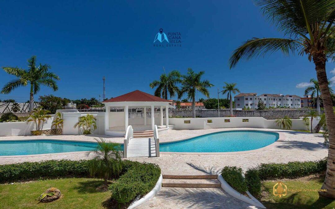 Condos for sale in Bavaro Punta Cana One bedroom apartment with views of the pool ID