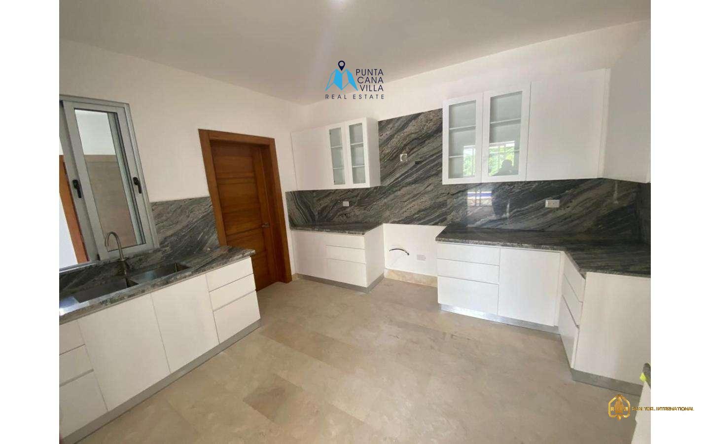 Village West four bedroom villa for sale in Punta Cana Village () Village West four bedroom villa for sale in Punta Cana Village ()