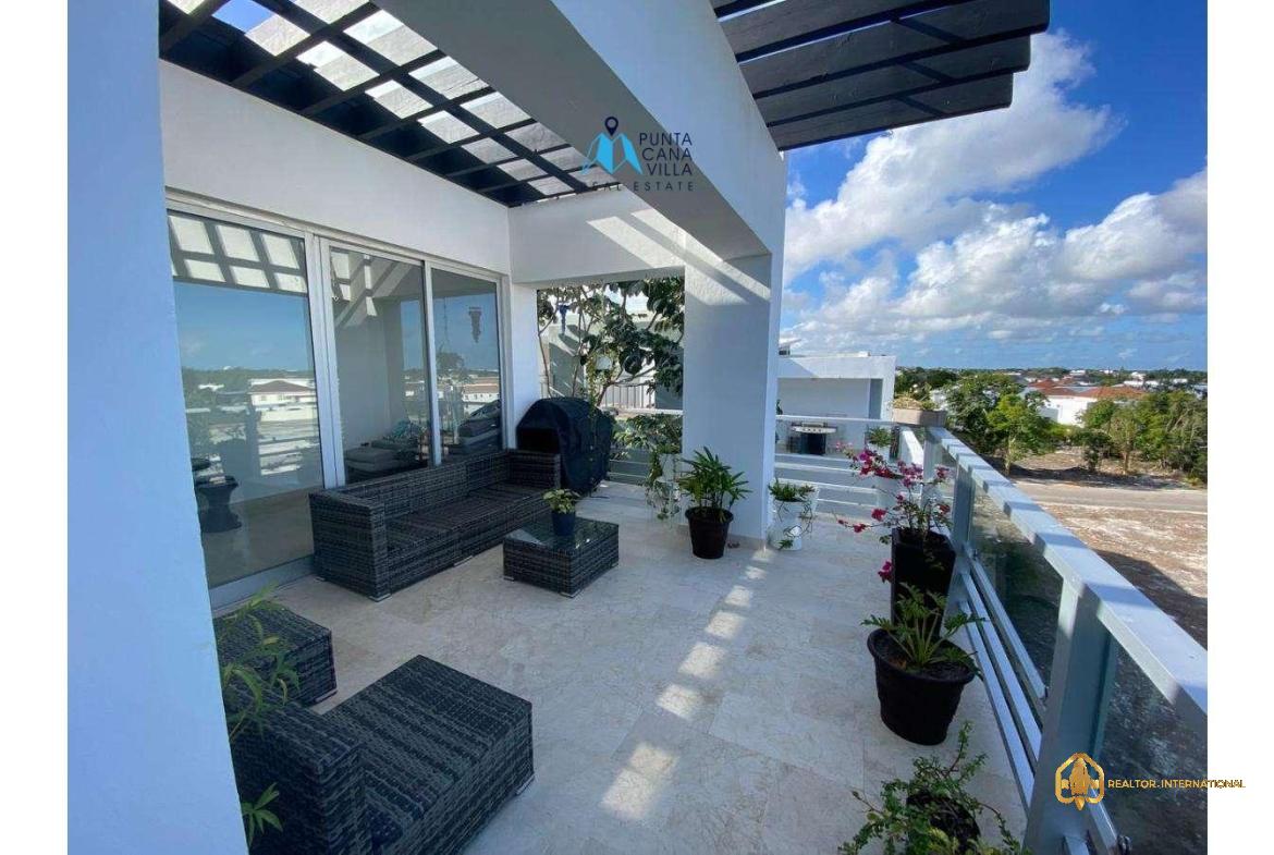 Three bedroom furnished penthouse for sale in Punta Cana Village