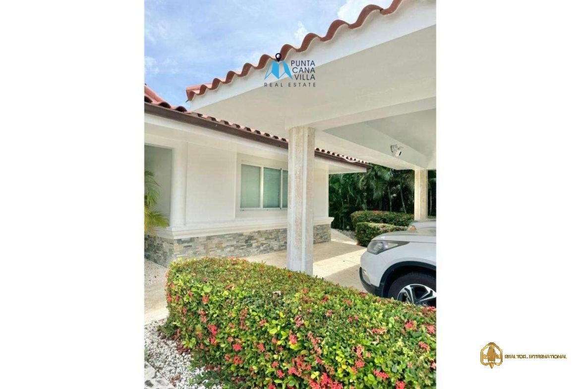 Cocotal Four Bedroom Villa For Sale In Bavaro