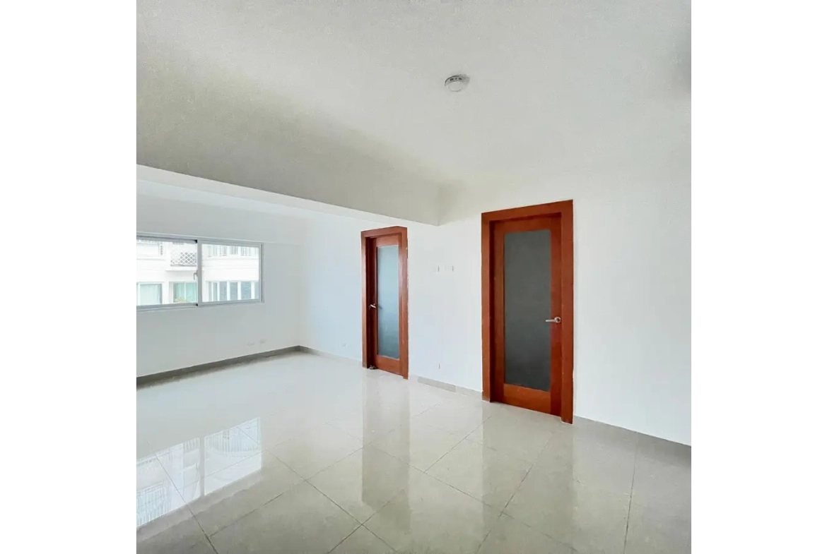 ID , Bella Vista, Three Bedroom Apartment For Sale In Santo Domingo With Lobby ()