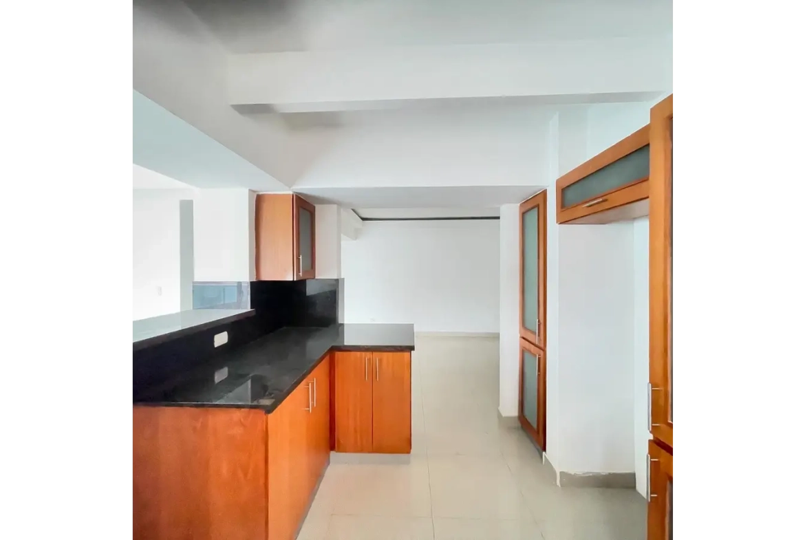 ID , Bella Vista, Three Bedroom Apartment For Sale In Santo Domingo With Lobby ()