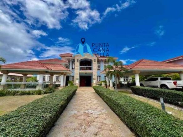 Four-Bedroom Villa for Sale in Cocotal, Bávaro