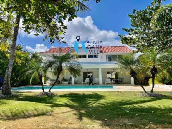 Cocotal Villa for Sale: Fully Furnished 4-Bedroom Home in Bavaro