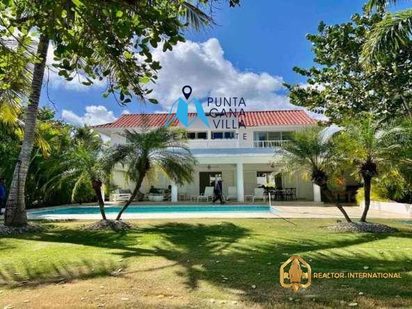 Cocotal Villa for Sale: Fully Furnished 4-Bedroom Home in Bavaro