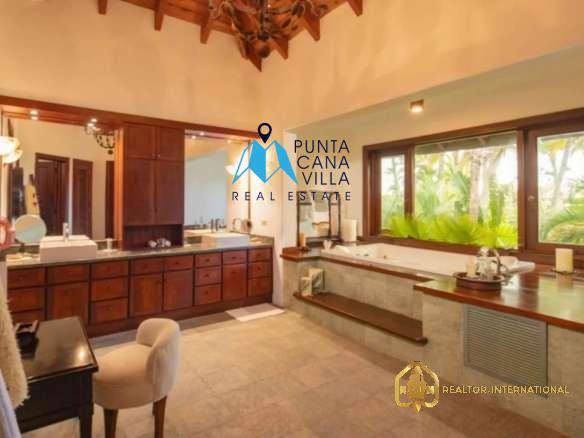 Five Bedroom Villa for Sale in Arrecife, Puntacana Resort & Club ()