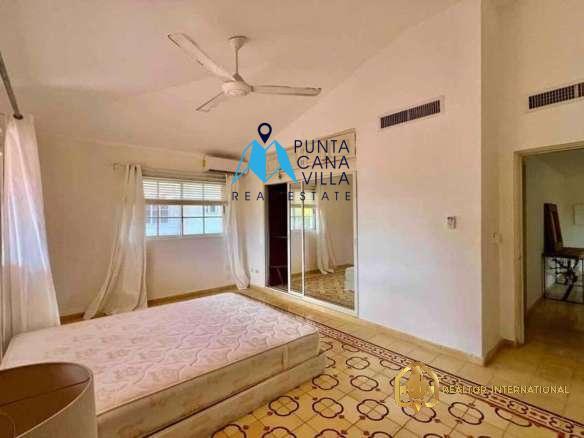 Punta Cana Real Estate Cocotal Bed Duplex Villa + Maid's Room ()