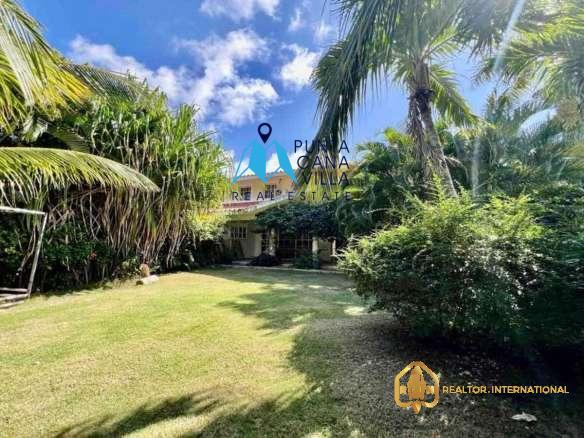 Punta Cana Real Estate Cocotal Bed Duplex Villa + Maid's Room ()