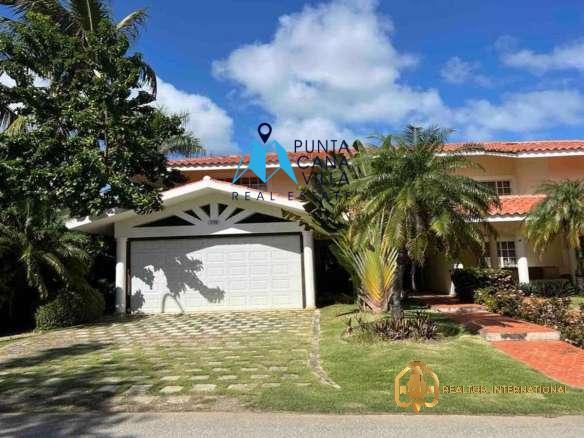 Punta Cana Real Estate Cocotal Bed Duplex Villa + Maid's Room ()