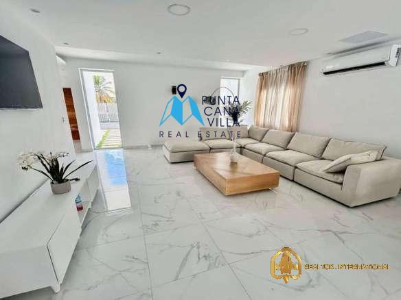 Fully Furnished BR Villa in Bavaro – Steps from the Beach ()