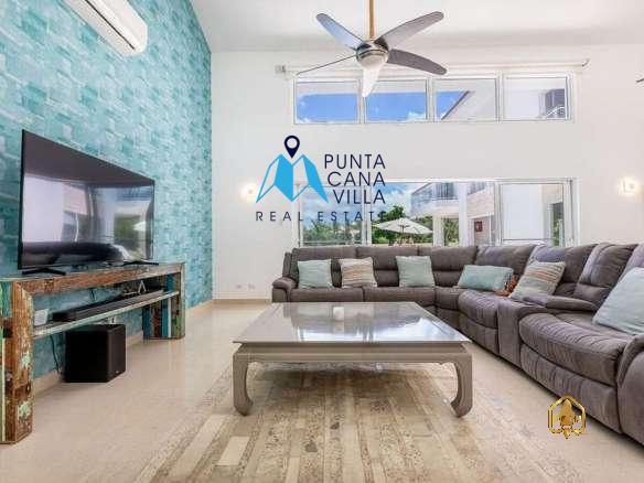 Contemporary Bedroom Villa for Sale in Cocotal Bavaro ()