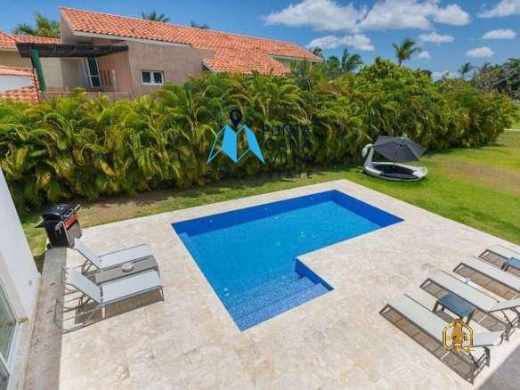 Contemporary Bedroom Villa for Sale in Cocotal Bavaro ()