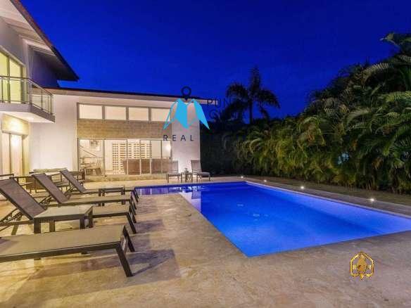 Contemporary Bedroom Villa for Sale in Cocotal Bavaro ()