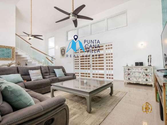 Contemporary Bedroom Villa for Sale in Cocotal Bavaro ()