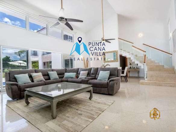 Contemporary Bedroom Villa for Sale in Cocotal Bavaro ()