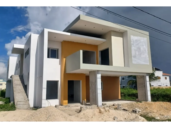 6BR Triplex Investment Property in Bavaro Punta Cana, 3 Units
