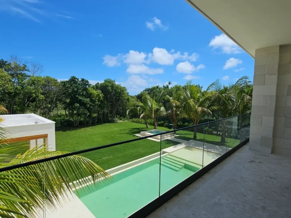 ID Majestic Bedroom Golf Villa in Hacienda – Private Interior Garden and Elite Views ()