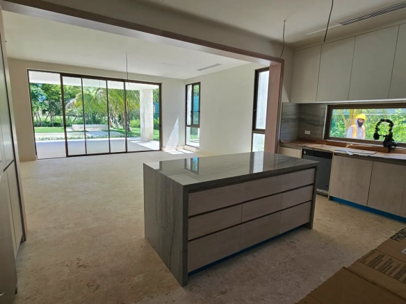 ID Majestic Bedroom Golf Villa in Hacienda – Private Interior Garden and Elite Views ()