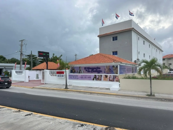 ID Investment Opportunity Punta Cana Hotel with Fully Furnished Apartments in Los Corales ()