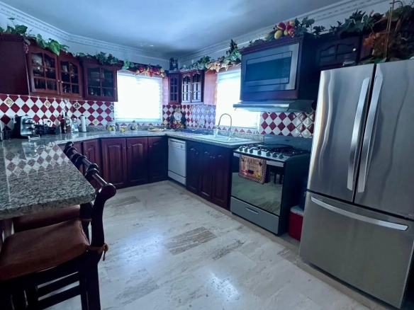 ID Investment Opportunity Punta Cana Hotel with Fully Furnished Apartments in Los Corales ()